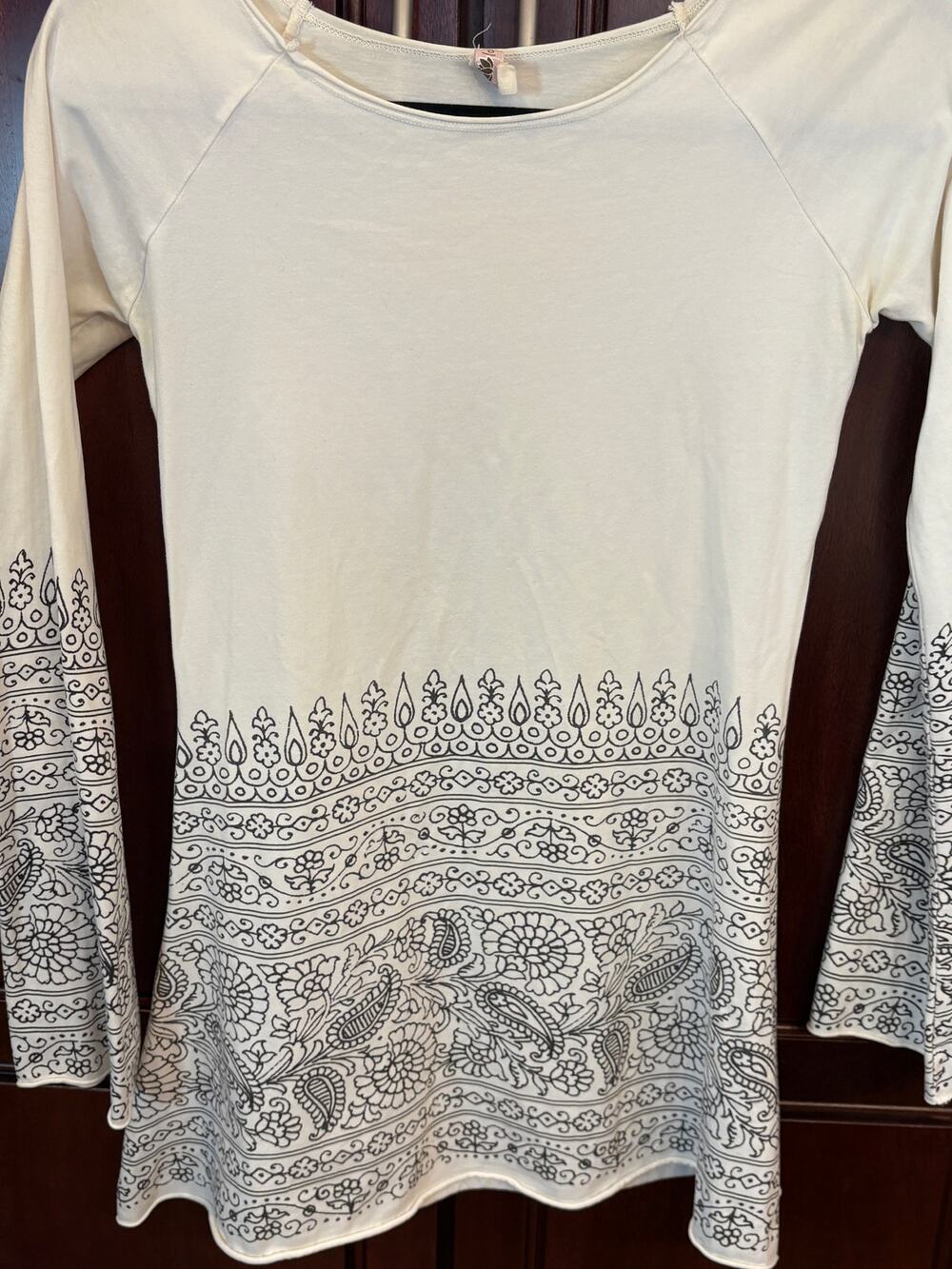 Pink Lotus for Athleta Mandala Cream Black Long Sleeve Size S